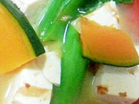 カボチャと小松菜とお豆腐のお味噌汁